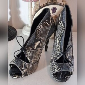 Pour La Victoire Animal Print Open Toe Heels Sz 7.5M Like New